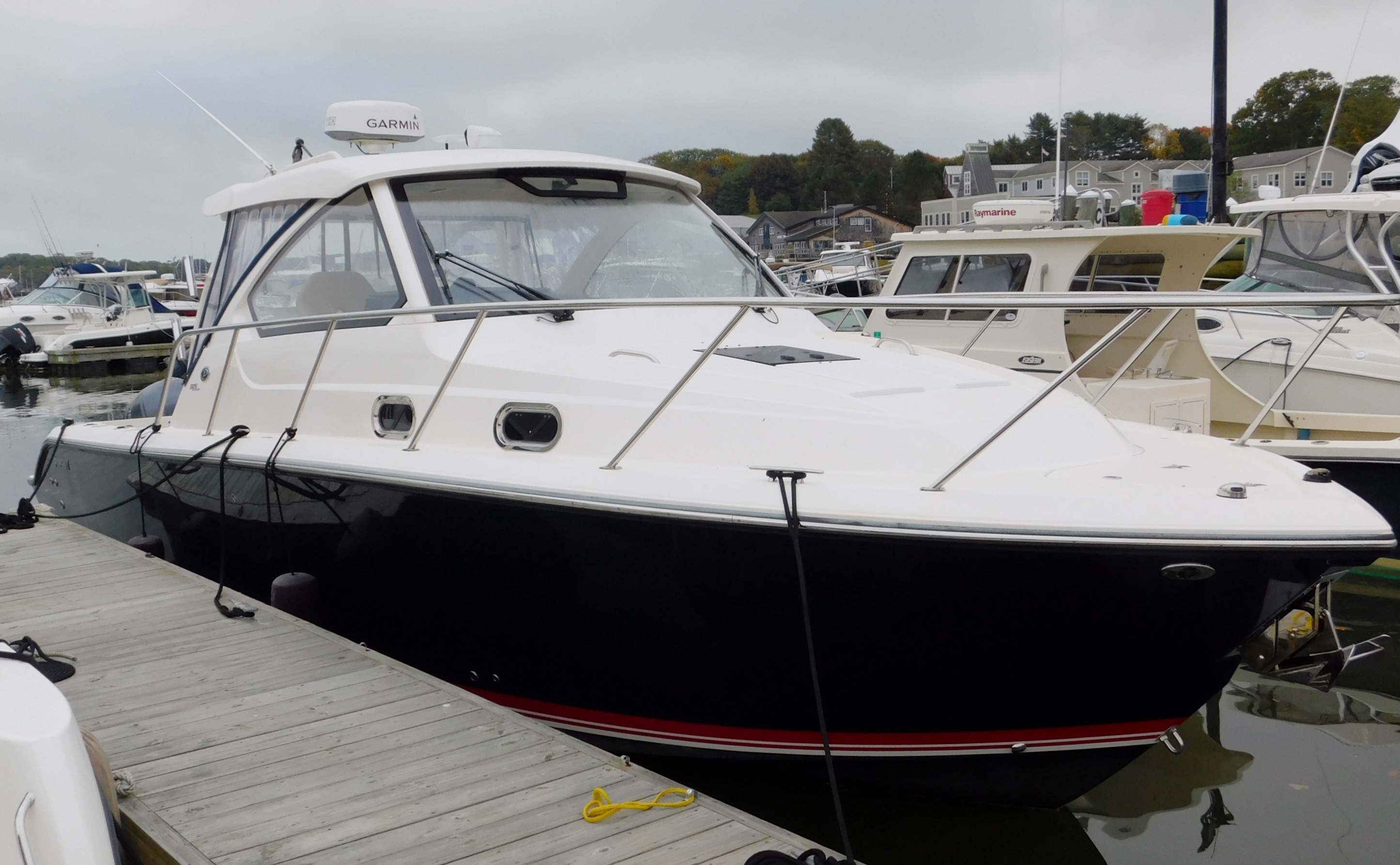 Pursuit 2016 OS 325
